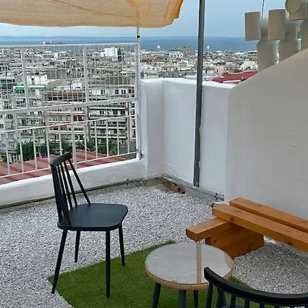 με θέα Θεσσαλονίκη